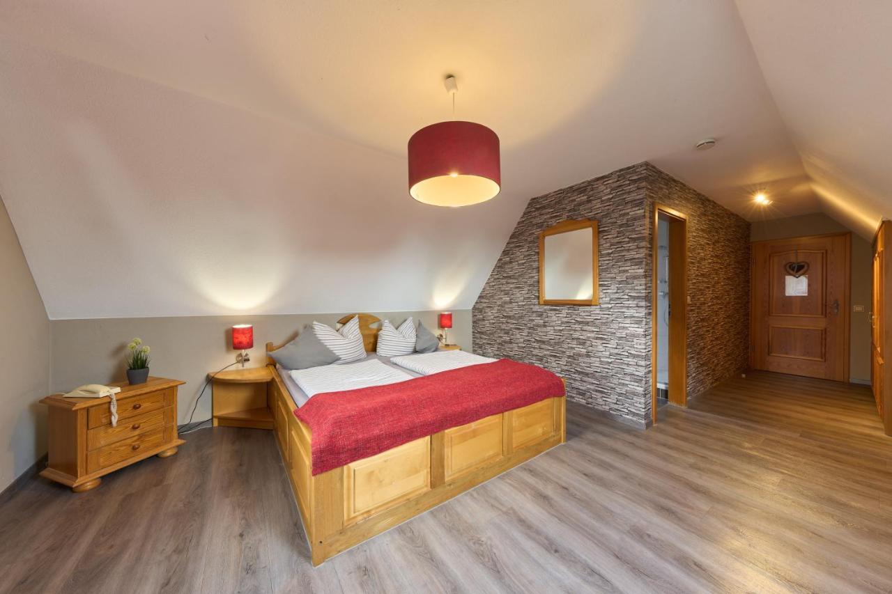 Landhotel Brauner Hirsch Kammerforst Esterno foto